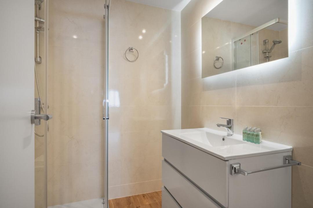1 Bedroom 1 Bathroom Furnished - Chueca - Modern In Downtown Area - Mintystay Apartment